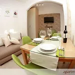 Murtilica * トロギール